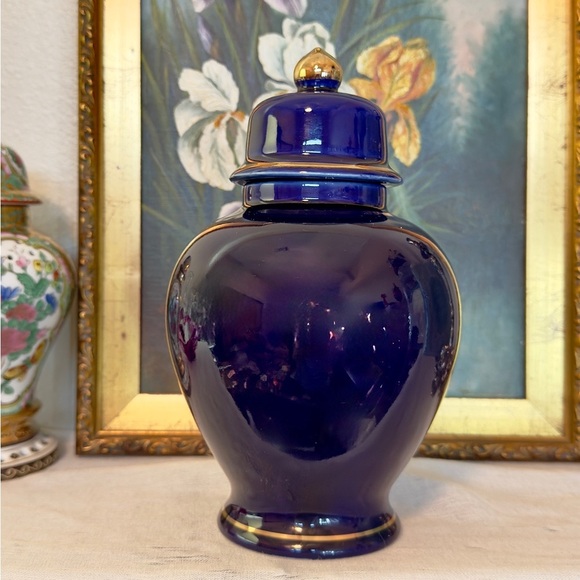 1970’s Kutani Cobalt Blue Porcelain Ginger Jar Vase & Lid (8”) - Picture 8 of 13